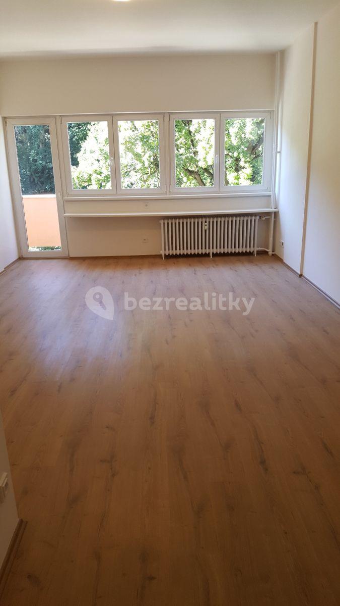 Studio flat to rent, 35 m², U Kavalírky, Prague, Prague