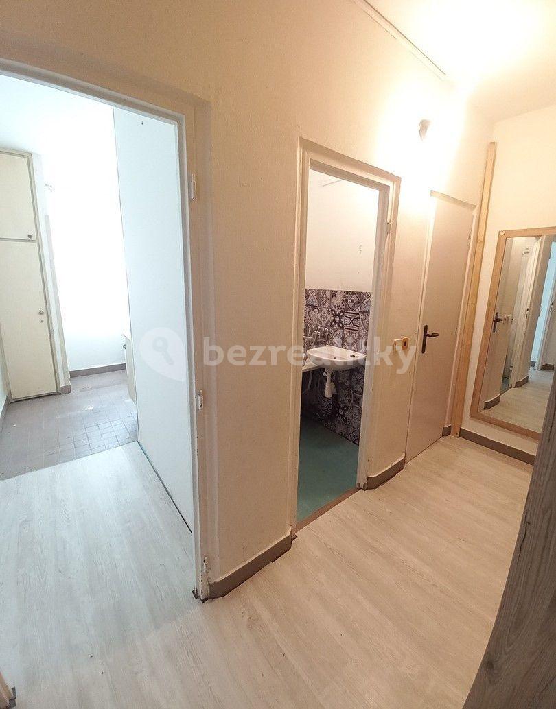 Studio flat for sale, 30 m², Nekvasilova, Prague, Prague