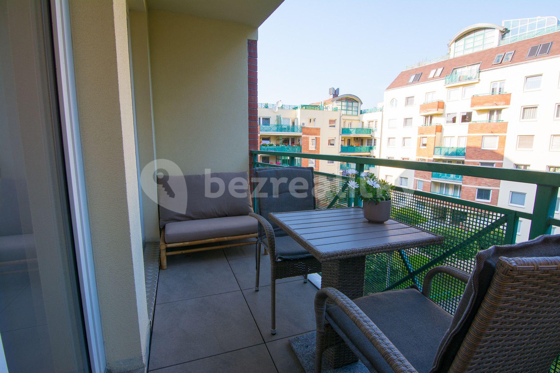 1 bedroom with open-plan kitchen flat to rent, 62 m², Pod Parukářkou, Prague, Prague