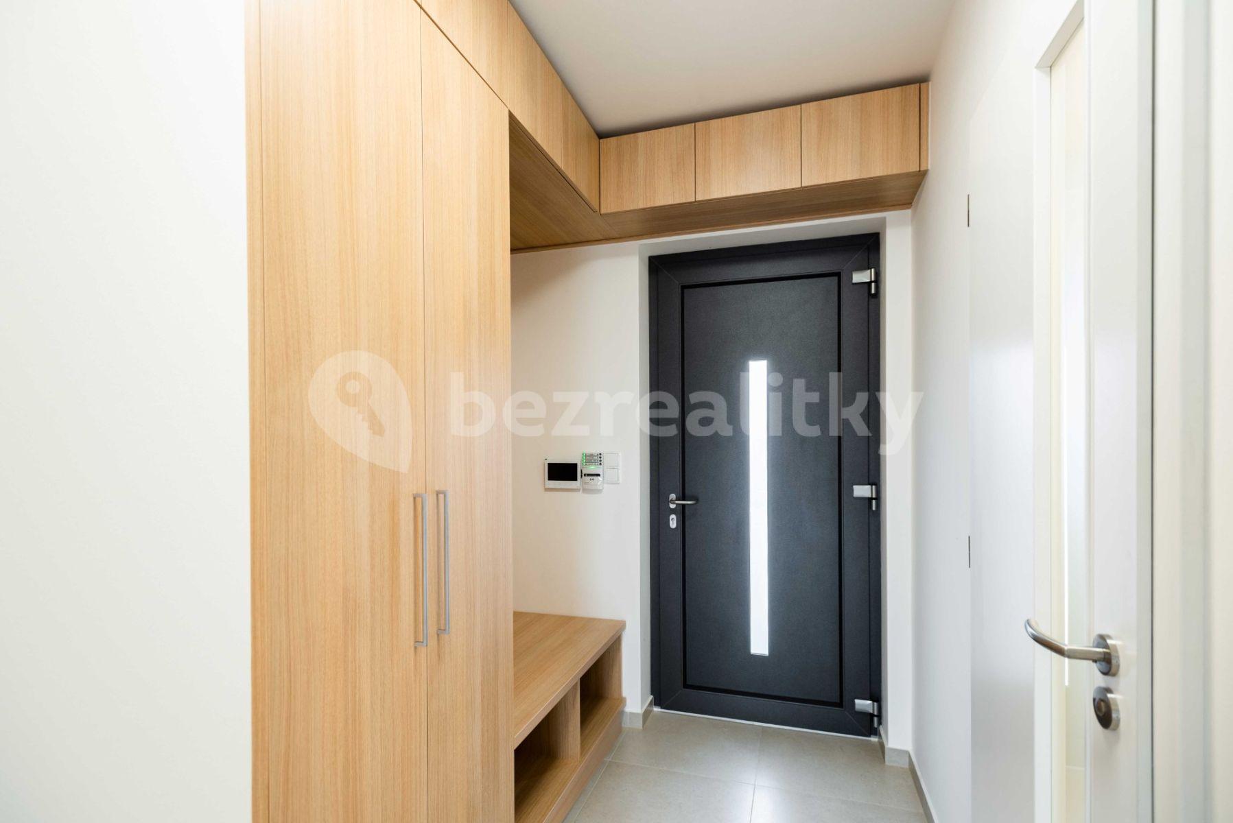 3 bedroom with open-plan kitchen flat to rent, 120 m², Otakara Kádnera, Úhonice, Středočeský Region