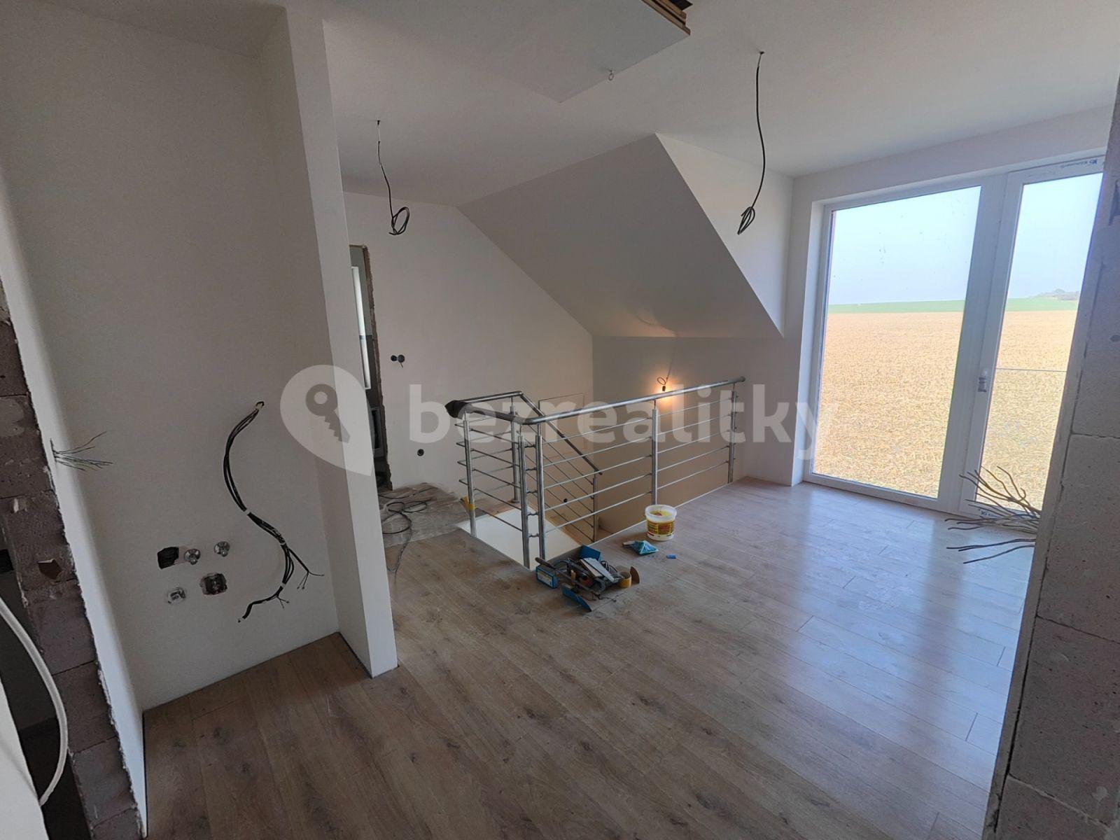 house to rent, 126 m², Břežany II, Středočeský Region