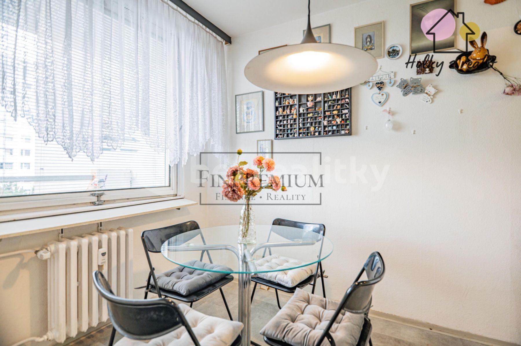 3 bedroom flat to rent, 72 m², Kettnerova, Prague, Prague