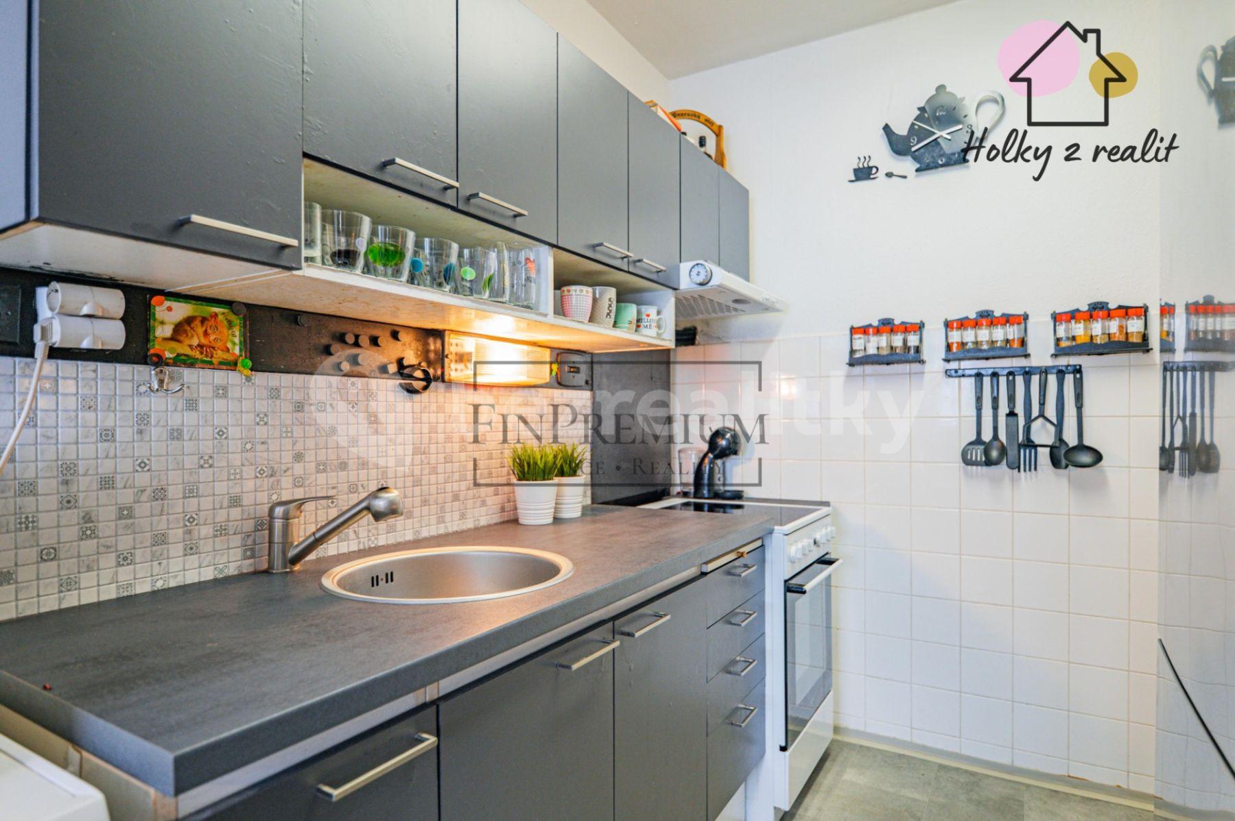 3 bedroom flat to rent, 72 m², Kettnerova, Prague, Prague