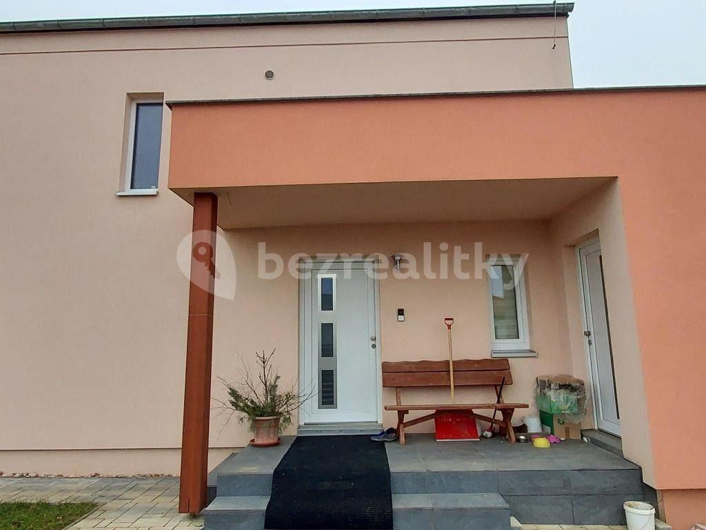 1 bedroom with open-plan kitchen flat to rent, 40 m², Václava Rytíře, Úvaly, Středočeský Region