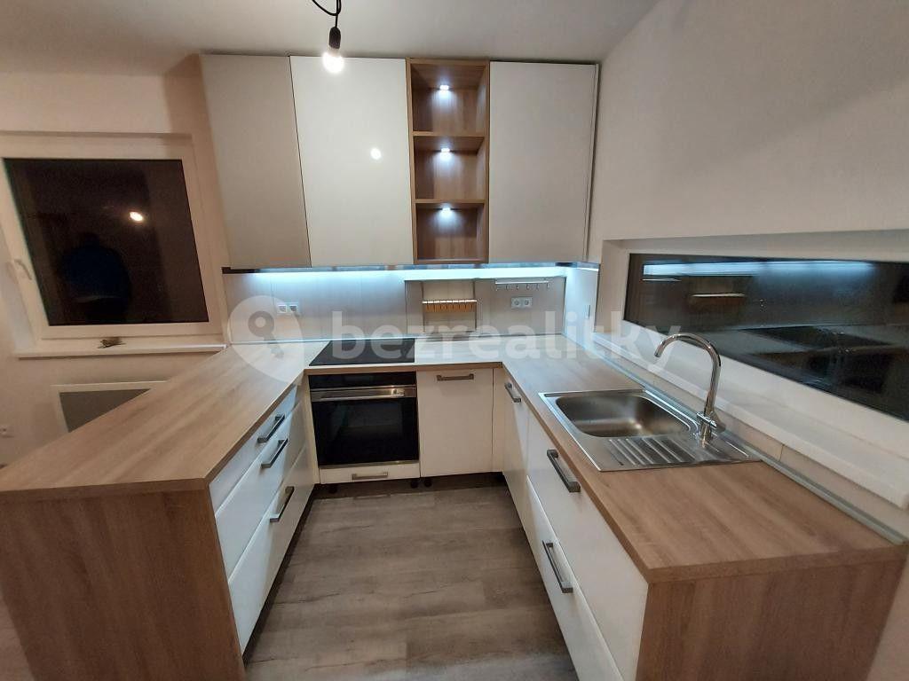 1 bedroom with open-plan kitchen flat to rent, 40 m², Václava Rytíře, Úvaly, Středočeský Region