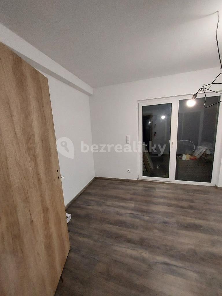 1 bedroom with open-plan kitchen flat to rent, 40 m², Václava Rytíře, Úvaly, Středočeský Region