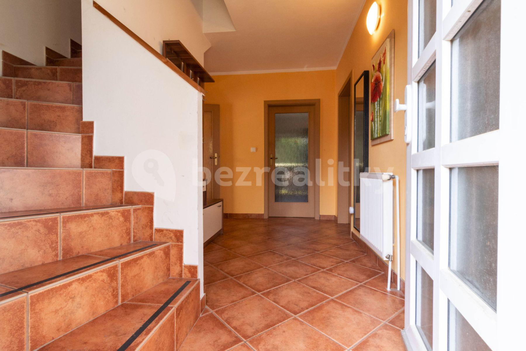 house for sale, 112 m², Luční, Nupaky, Středočeský Region