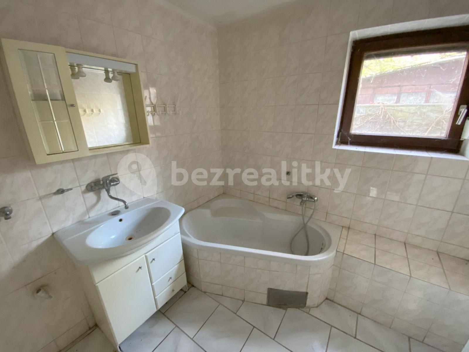 house for sale, 250 m², Vinaře, Středočeský Region