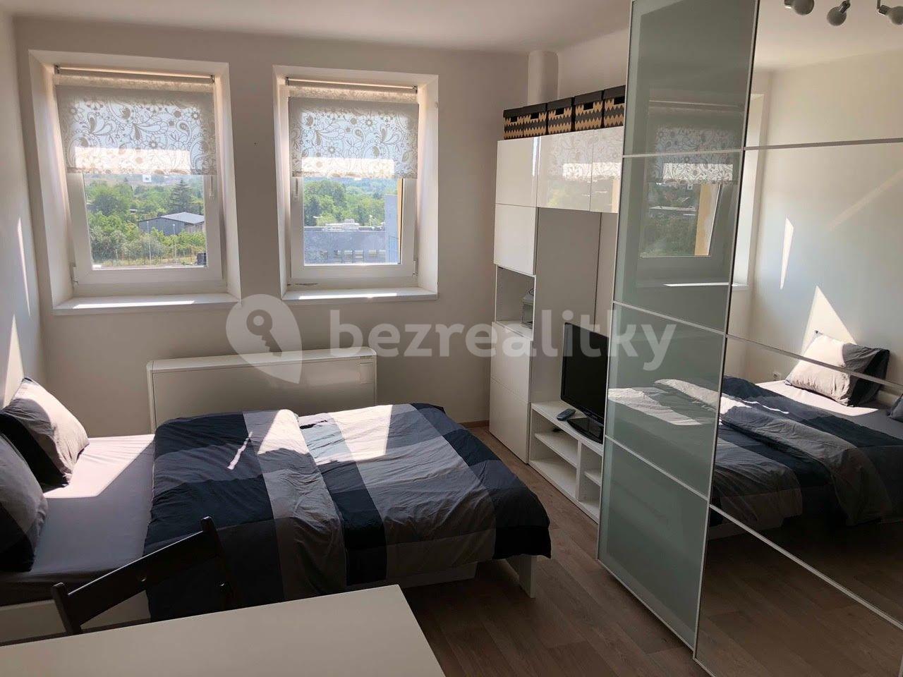 Studio flat to rent, 24 m², Elektrárenská, Prague, Prague