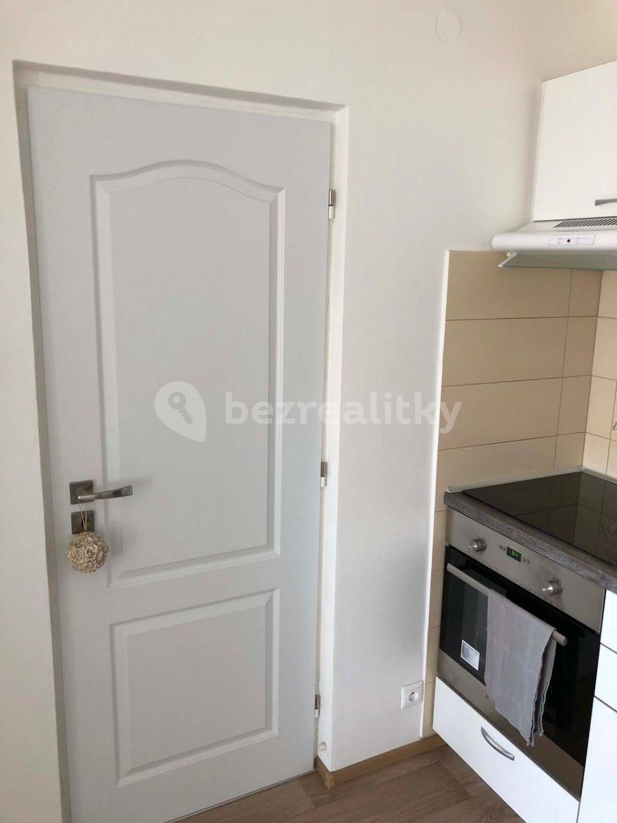 Studio flat to rent, 24 m², Elektrárenská, Prague, Prague