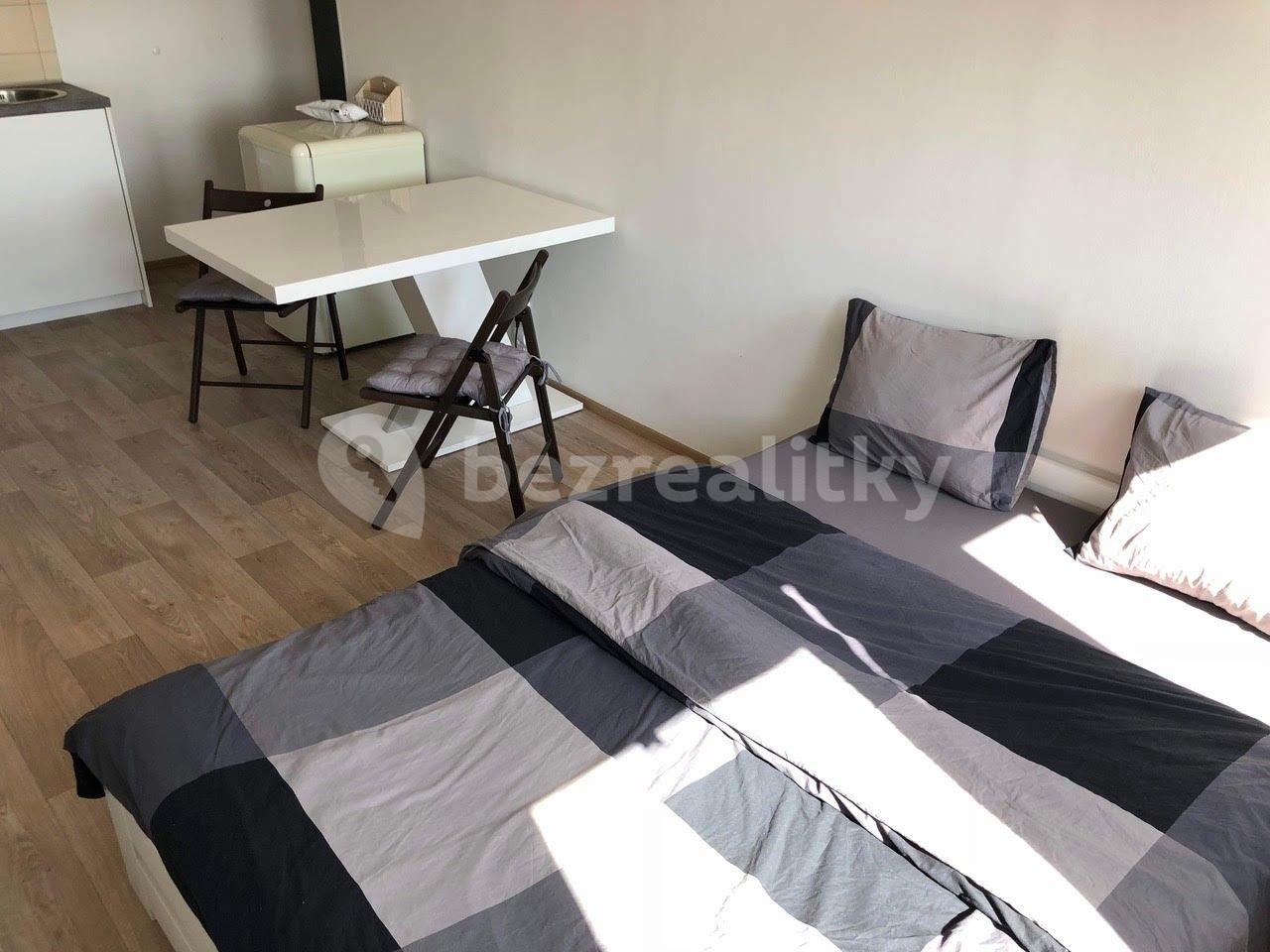 Studio flat to rent, 24 m², Elektrárenská, Prague, Prague