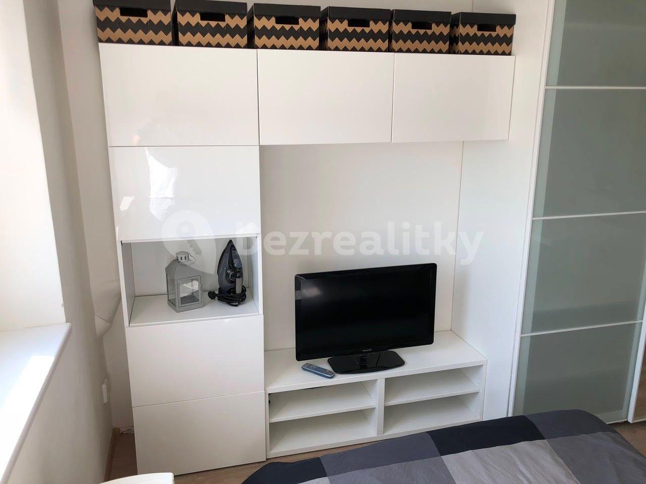 Studio flat to rent, 24 m², Elektrárenská, Prague, Prague