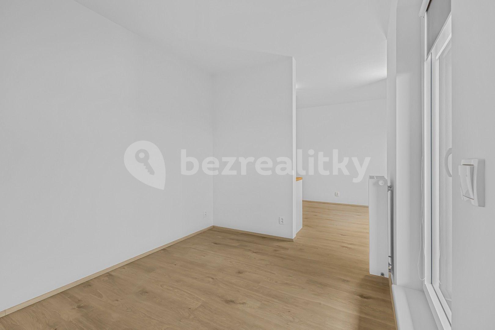 Studio flat to rent, 33 m², Augustina Lukeše, Brandýs nad Labem-Stará Boleslav, Středočeský Region