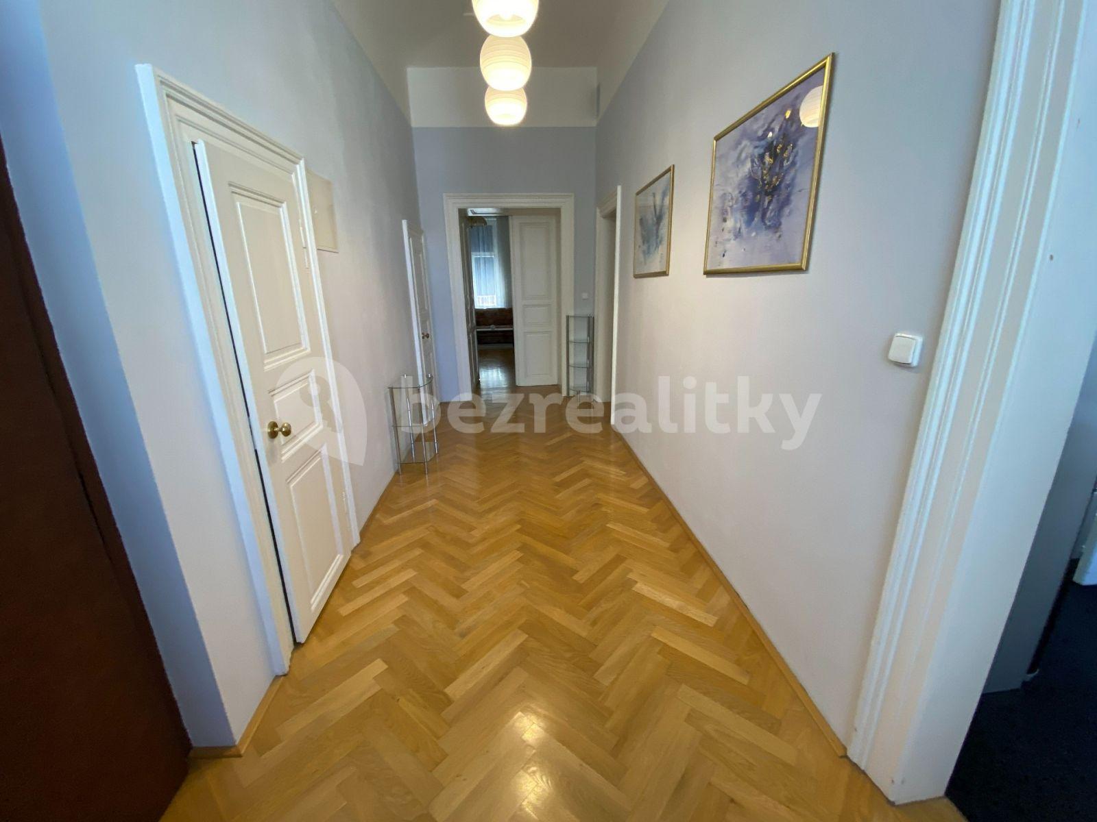 3 bedroom flat to rent, 120 m², Dukelských hrdinů, Prague, Prague