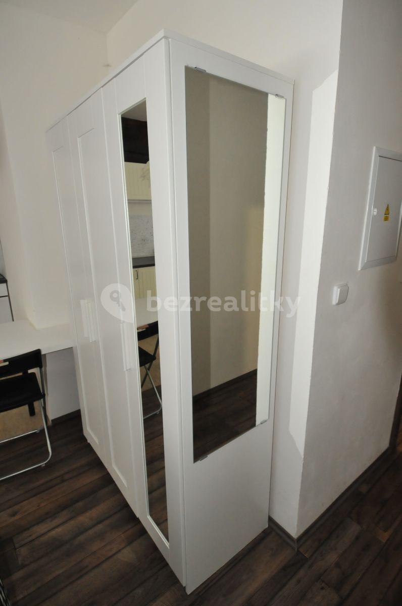 Studio flat to rent, 35 m², Na Cikánce, Prague, Prague