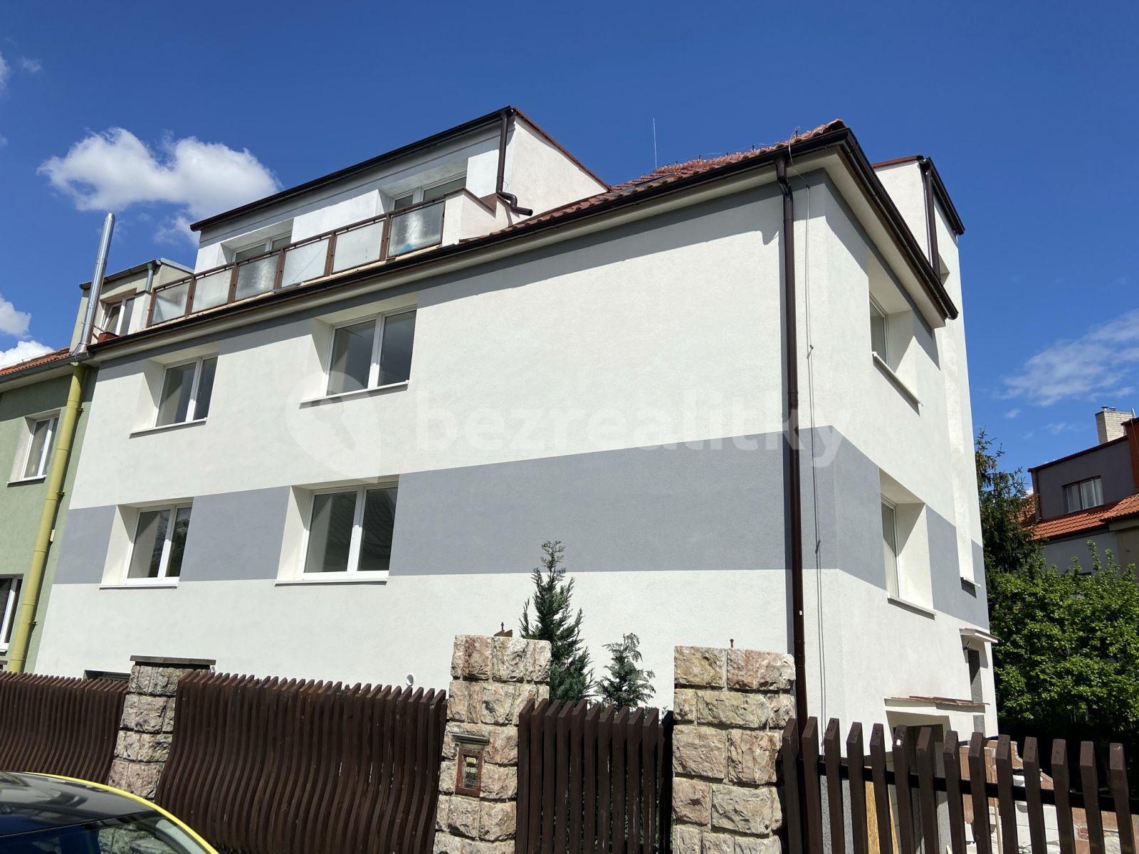 Small studio flat to rent, 21 m², Jižní Ⅱ, Prague, Prague