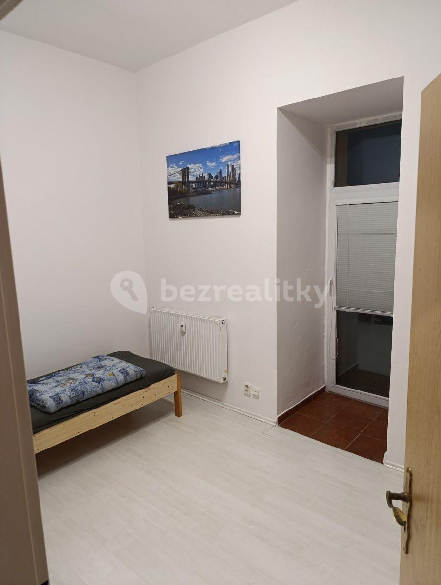 1 bedroom with open-plan kitchen flat to rent, 56 m², Komenského, Šestajovice, Středočeský Region