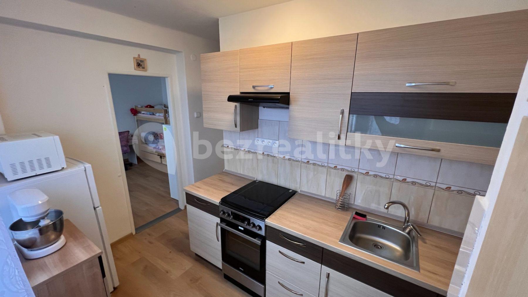 2 bedroom flat to rent, 52 m², Černokostelecká, Prague, Prague