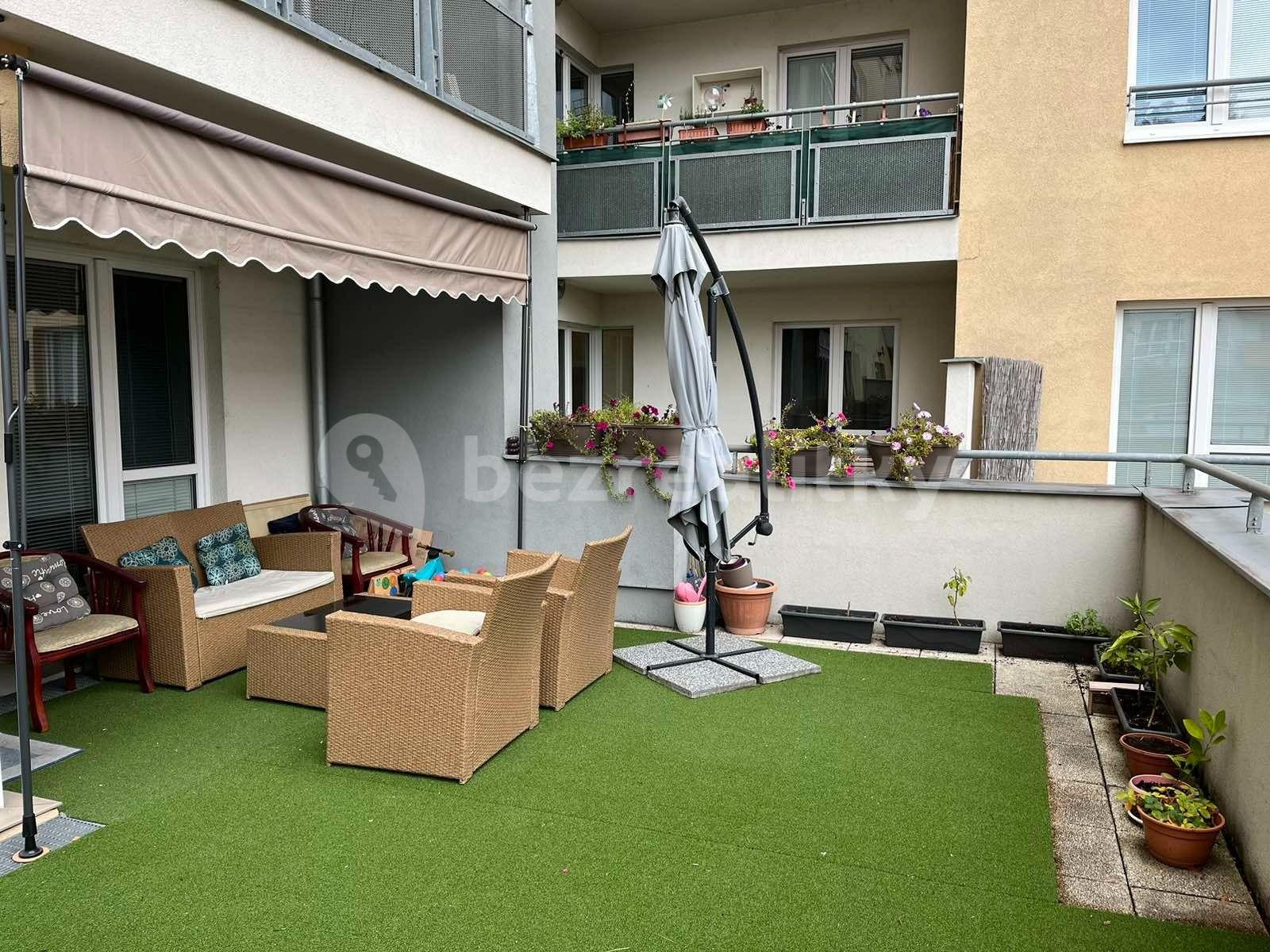 1 bedroom with open-plan kitchen flat to rent, 41 m², Plzeňská, Prague, Prague