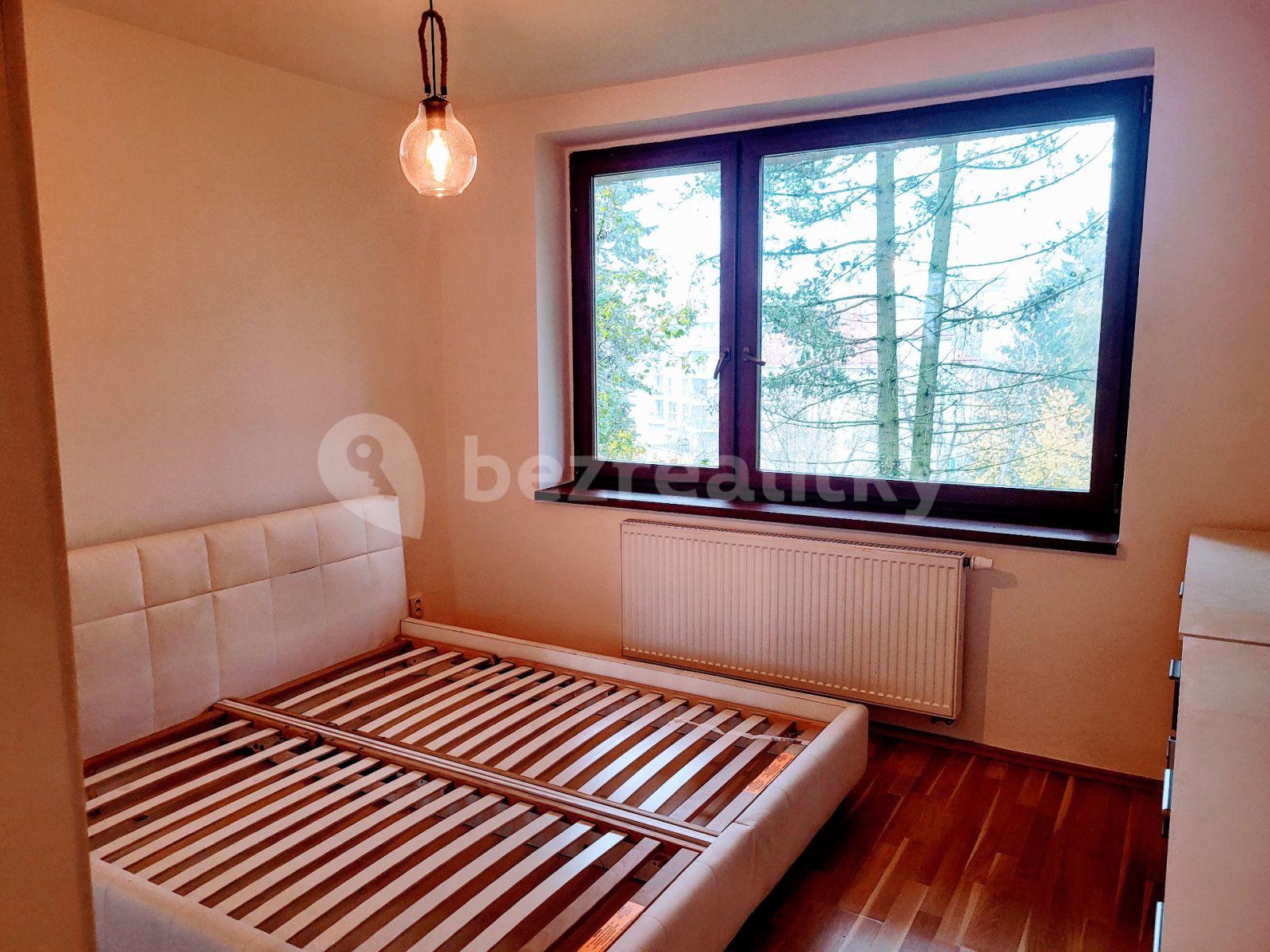 2 bedroom with open-plan kitchen flat to rent, 62 m², U Mrázovky, Prague, Prague