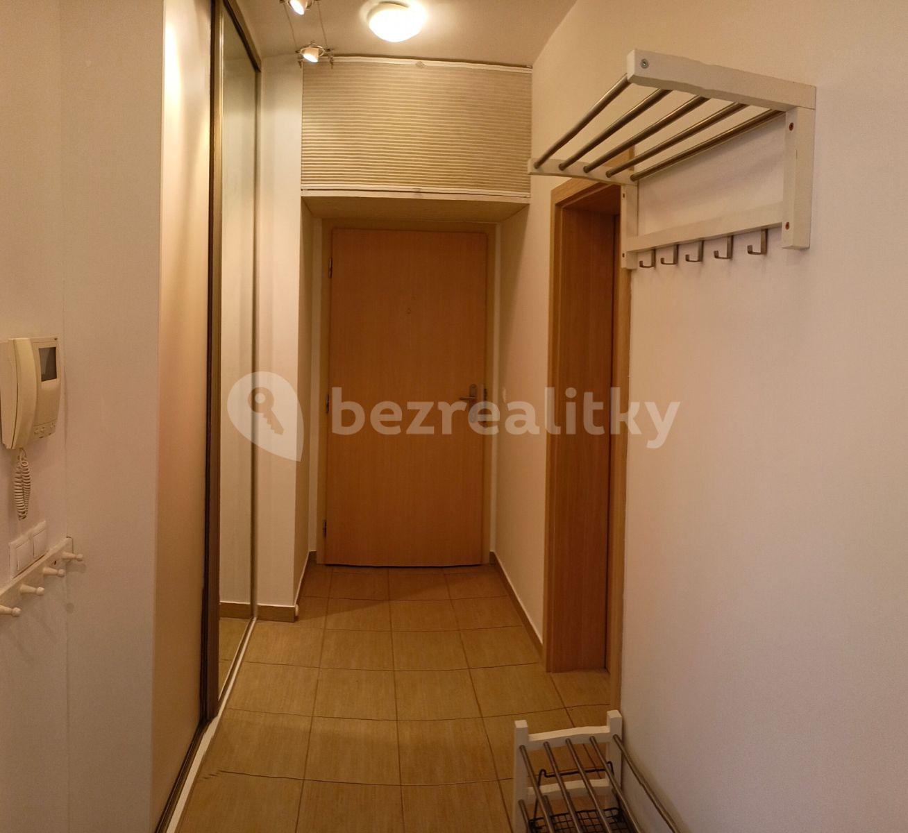 2 bedroom with open-plan kitchen flat to rent, 76 m², Za Mototechnou, Prague, Prague