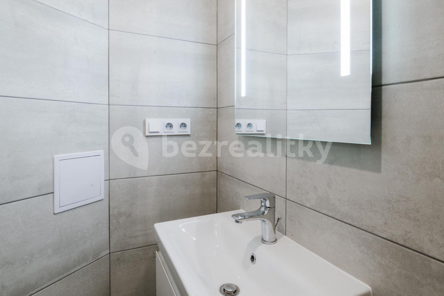 2 bedroom flat to rent, 60 m², Kolínská, Prague, Prague