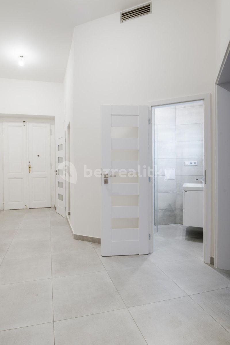 2 bedroom flat to rent, 60 m², Kolínská, Prague, Prague