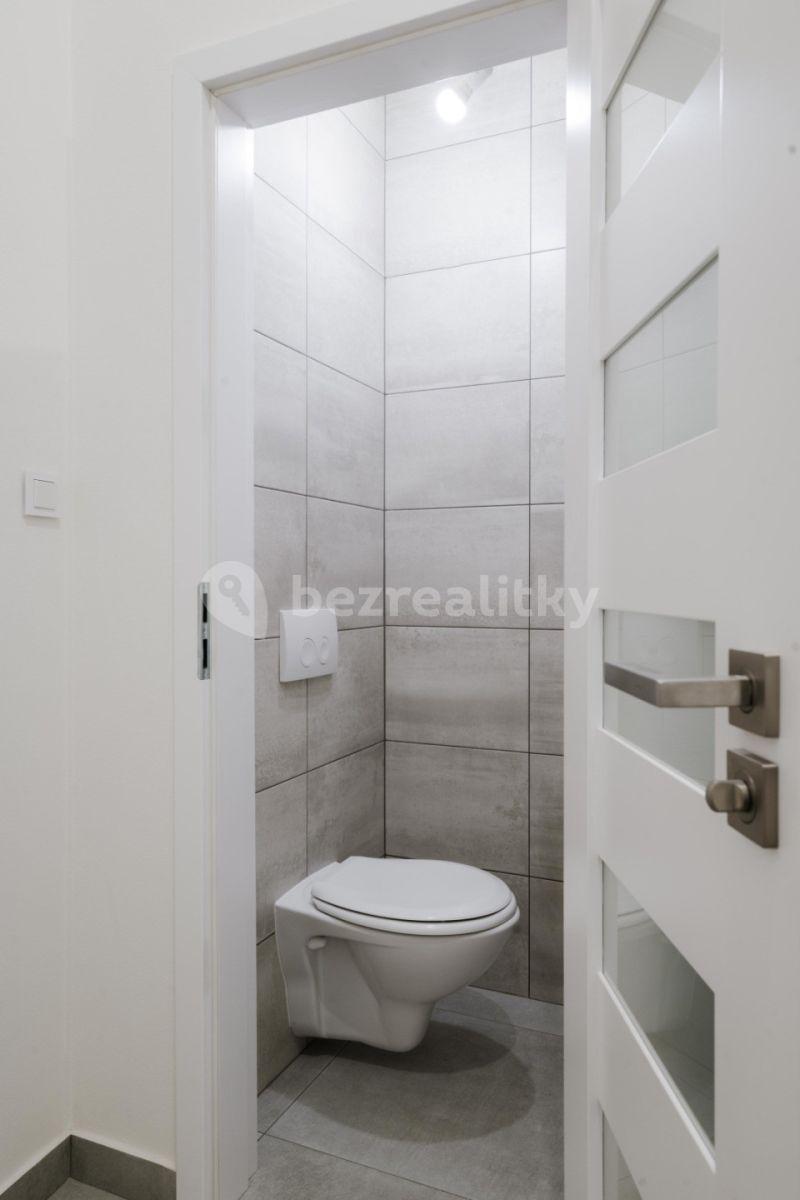 2 bedroom flat to rent, 60 m², Kolínská, Prague, Prague