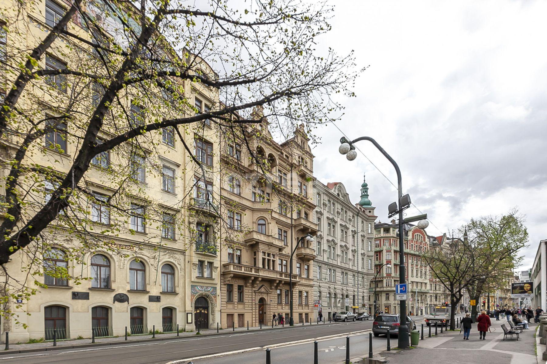 3 bedroom flat to rent, 105 m², Masarykovo nábřeží, Prague, Prague