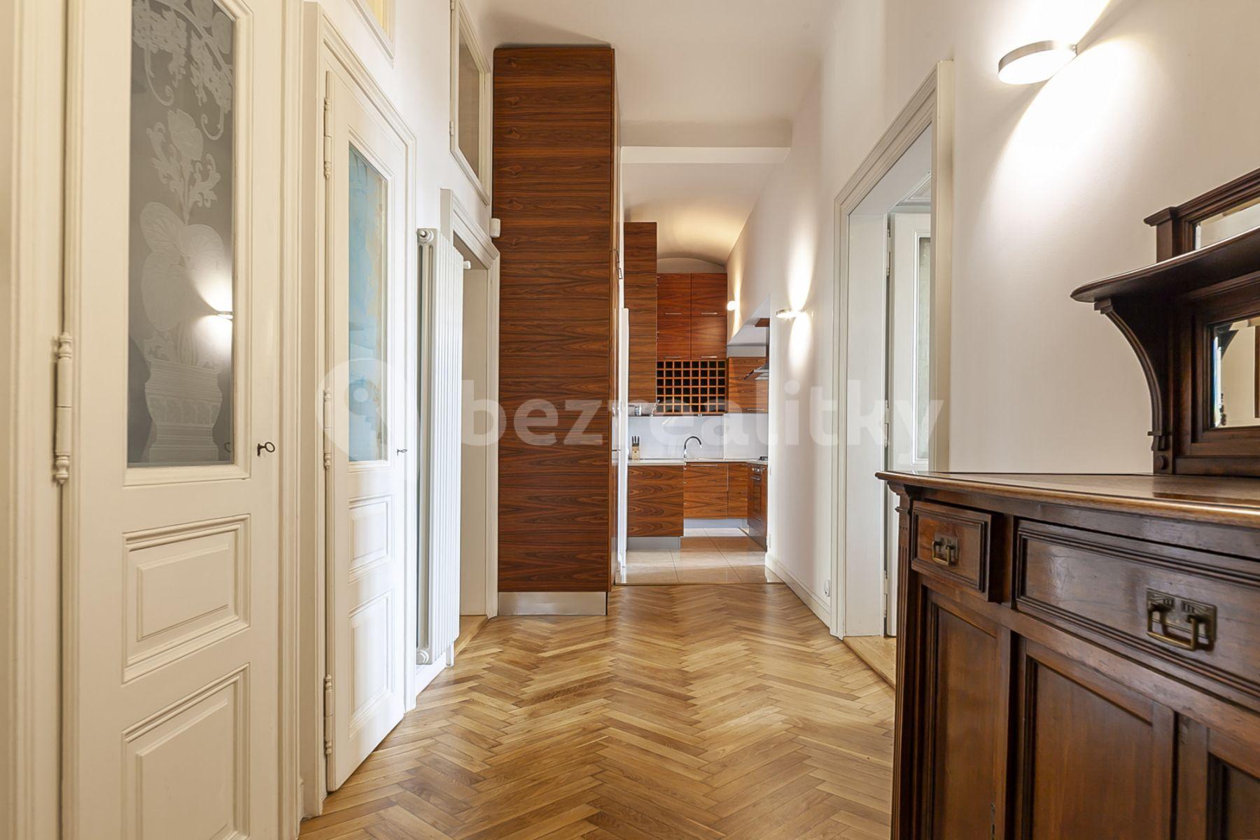 3 bedroom flat to rent, 105 m², Masarykovo nábřeží, Prague, Prague