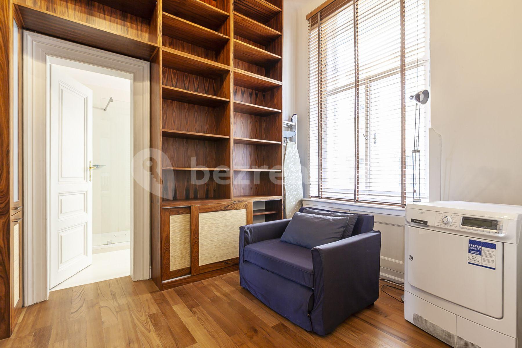 3 bedroom flat to rent, 105 m², Masarykovo nábřeží, Prague, Prague