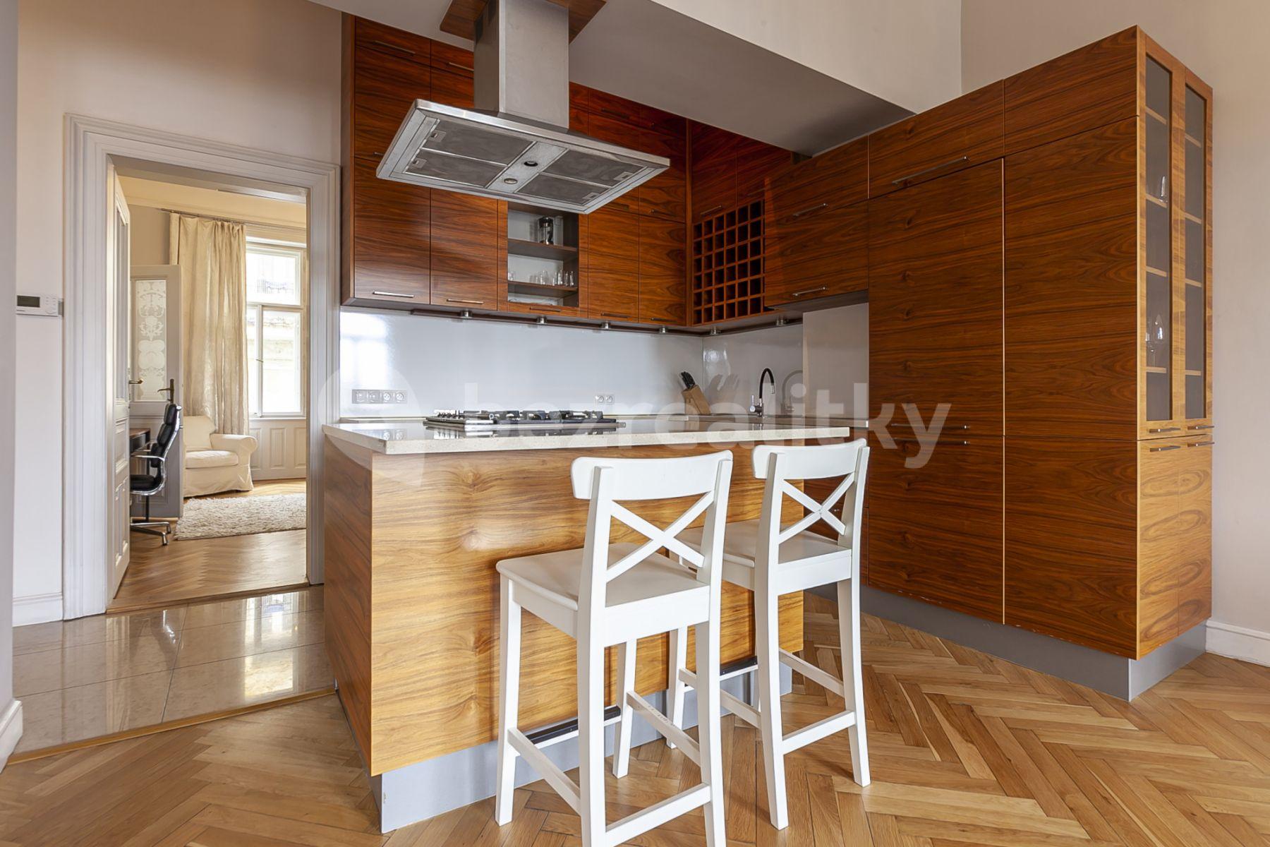 3 bedroom flat to rent, 105 m², Masarykovo nábřeží, Prague, Prague