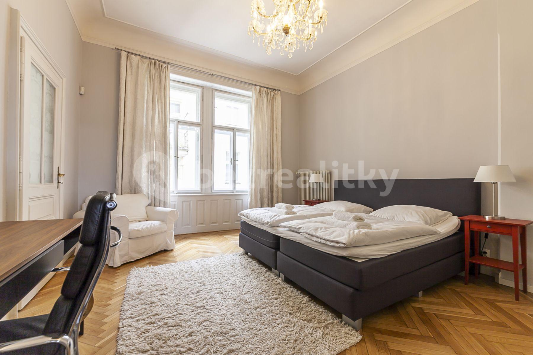 3 bedroom flat to rent, 105 m², Masarykovo nábřeží, Prague, Prague