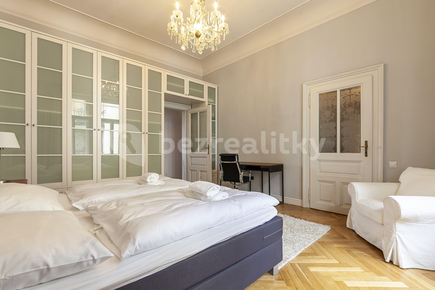 3 bedroom flat to rent, 105 m², Masarykovo nábřeží, Prague, Prague