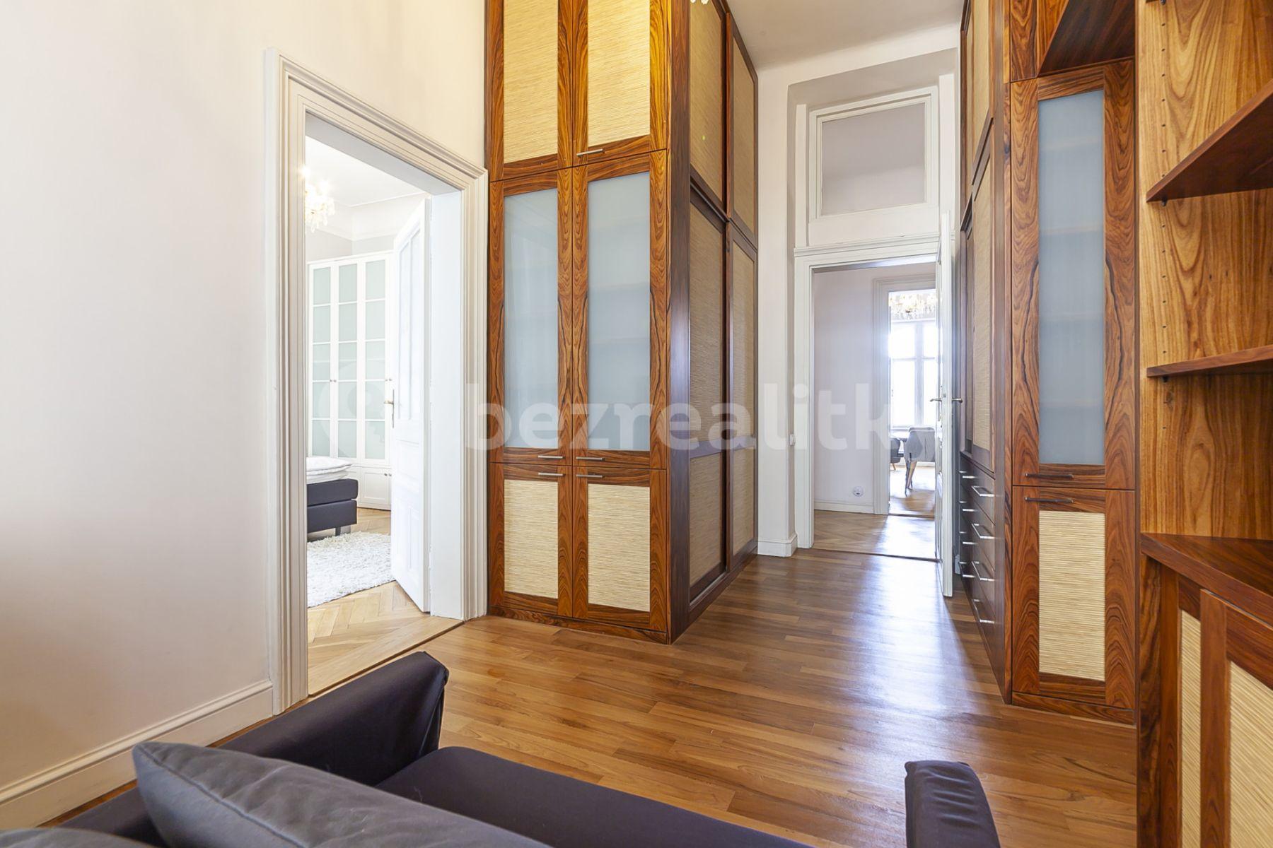 3 bedroom flat to rent, 105 m², Masarykovo nábřeží, Prague, Prague