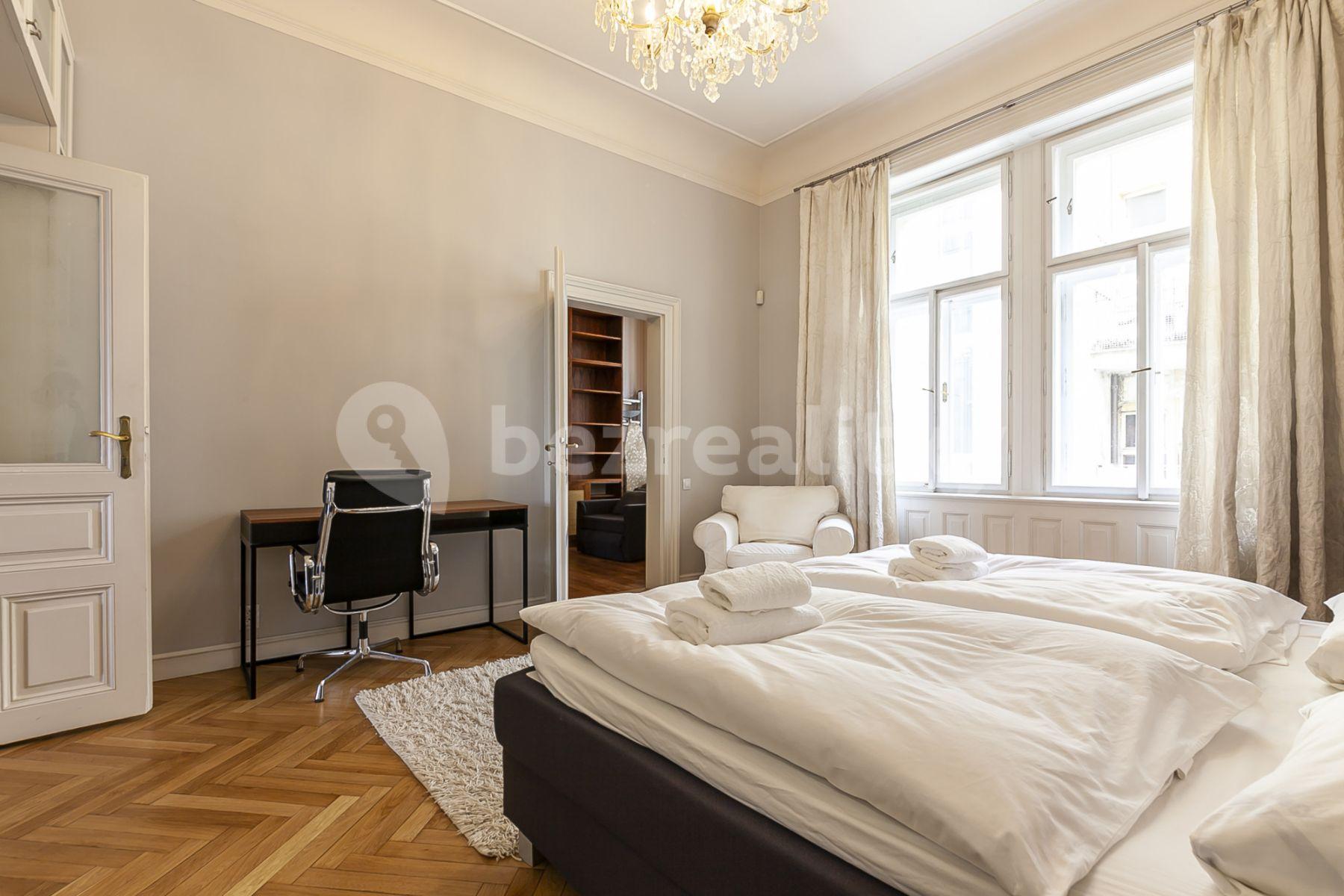 3 bedroom flat to rent, 105 m², Masarykovo nábřeží, Prague, Prague