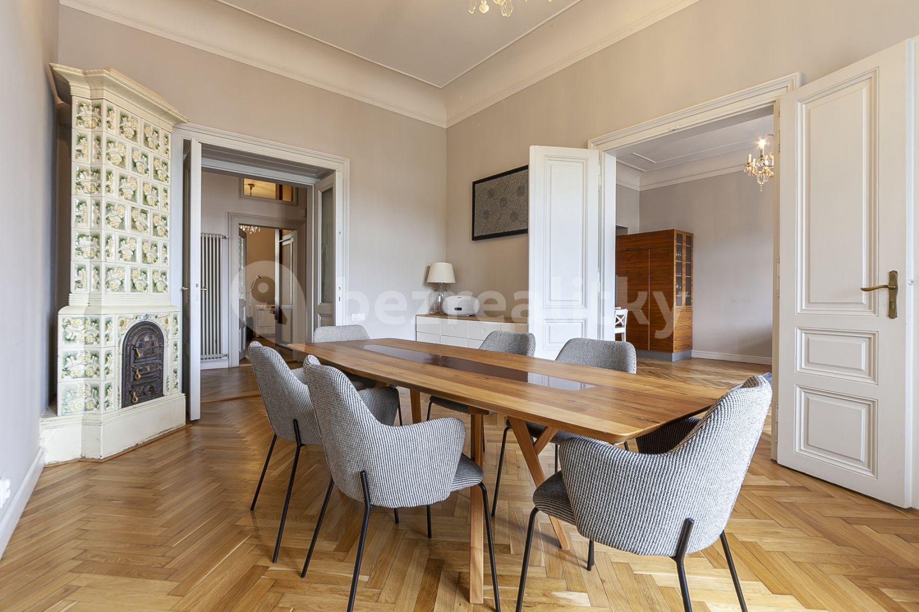 3 bedroom flat to rent, 105 m², Masarykovo nábřeží, Prague, Prague