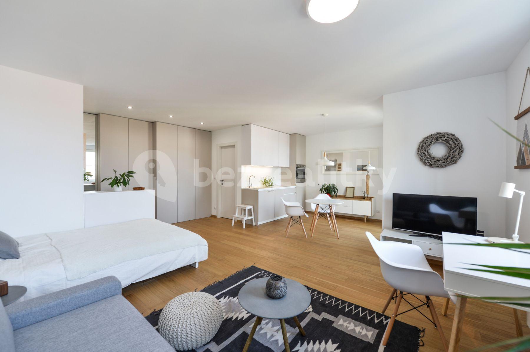 Studio flat to rent, 42 m², Krásova, Prague, Prague