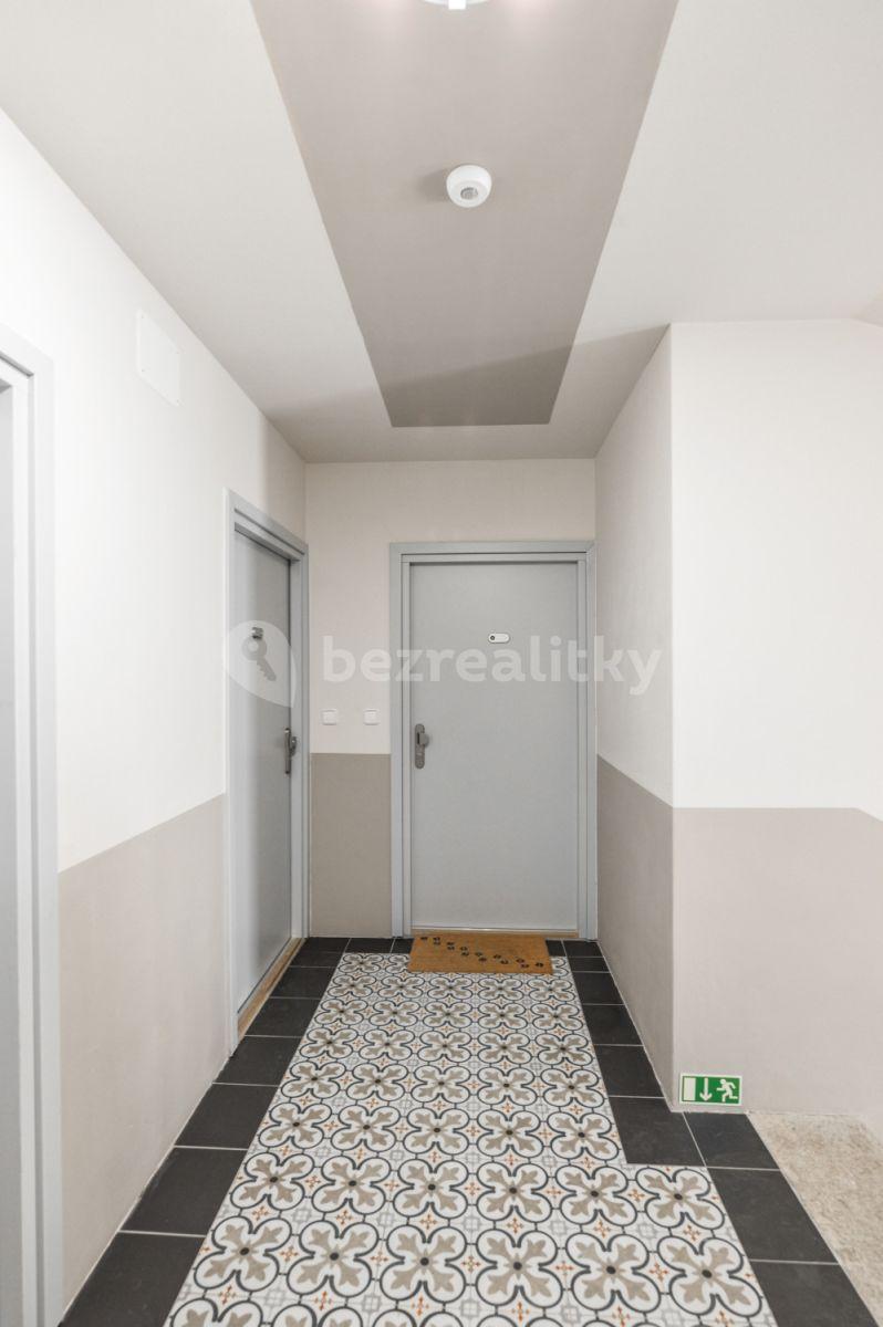 Studio flat to rent, 42 m², Krásova, Prague, Prague