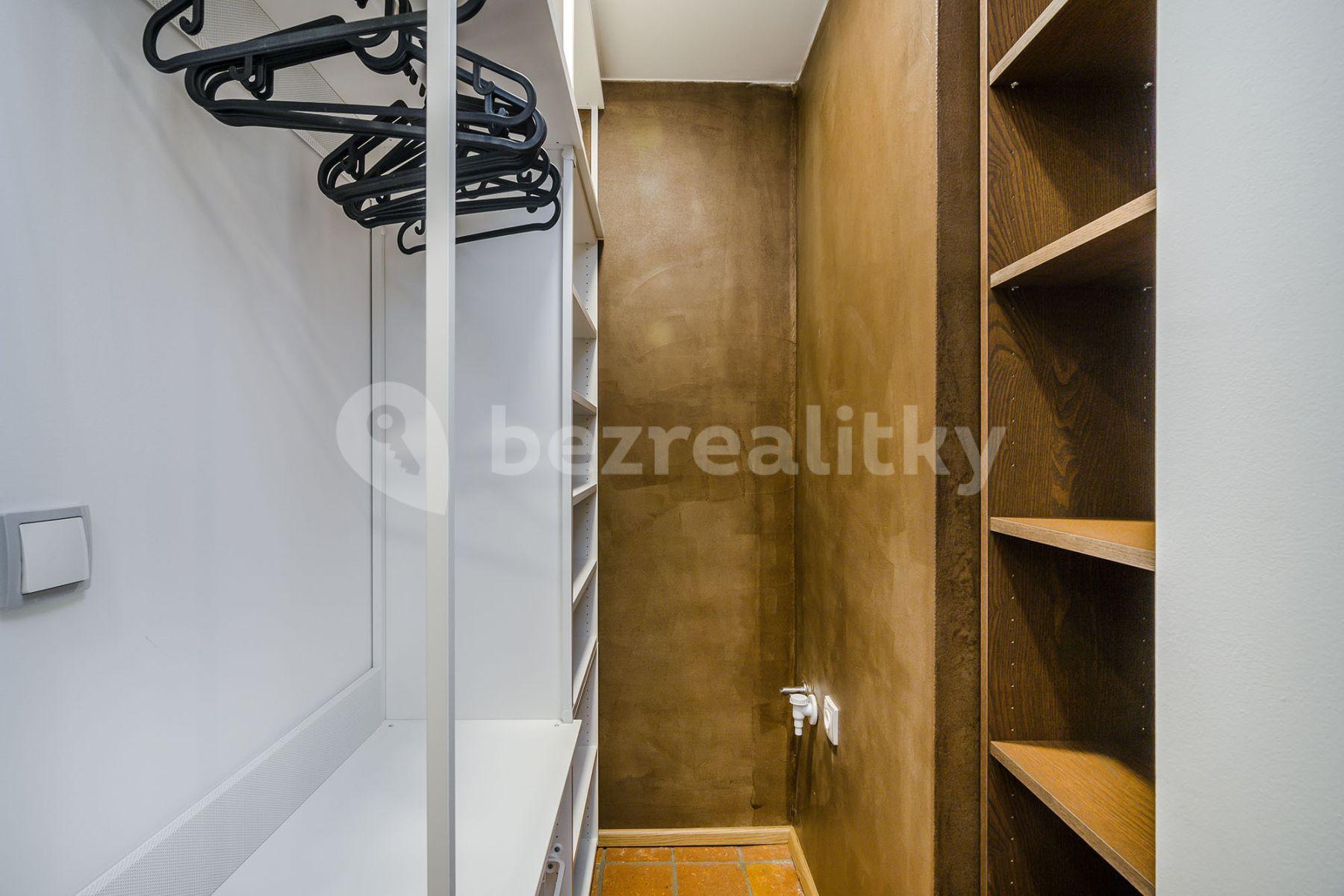 1 bedroom with open-plan kitchen flat to rent, 40 m², Na Zámecké, Prague, Prague