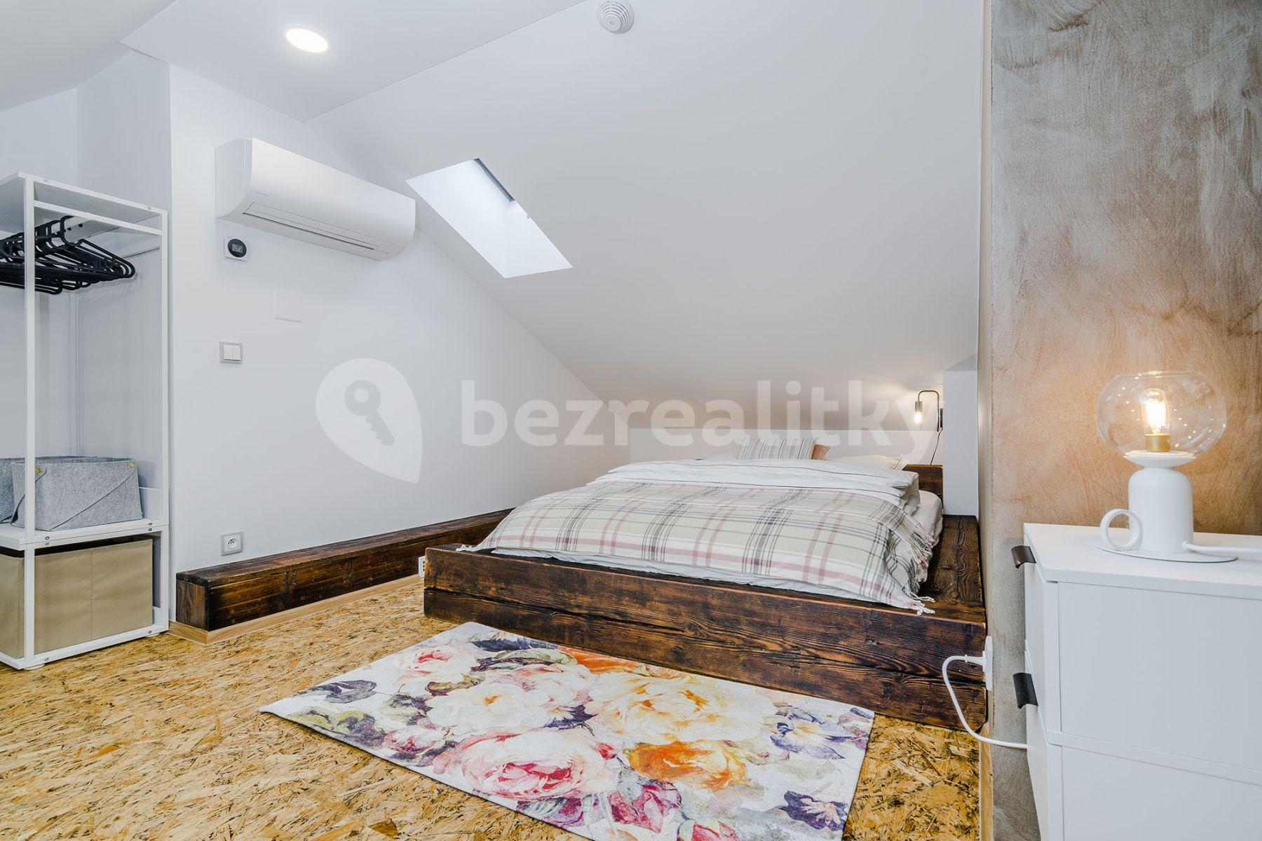 1 bedroom with open-plan kitchen flat to rent, 40 m², Na Zámecké, Prague, Prague