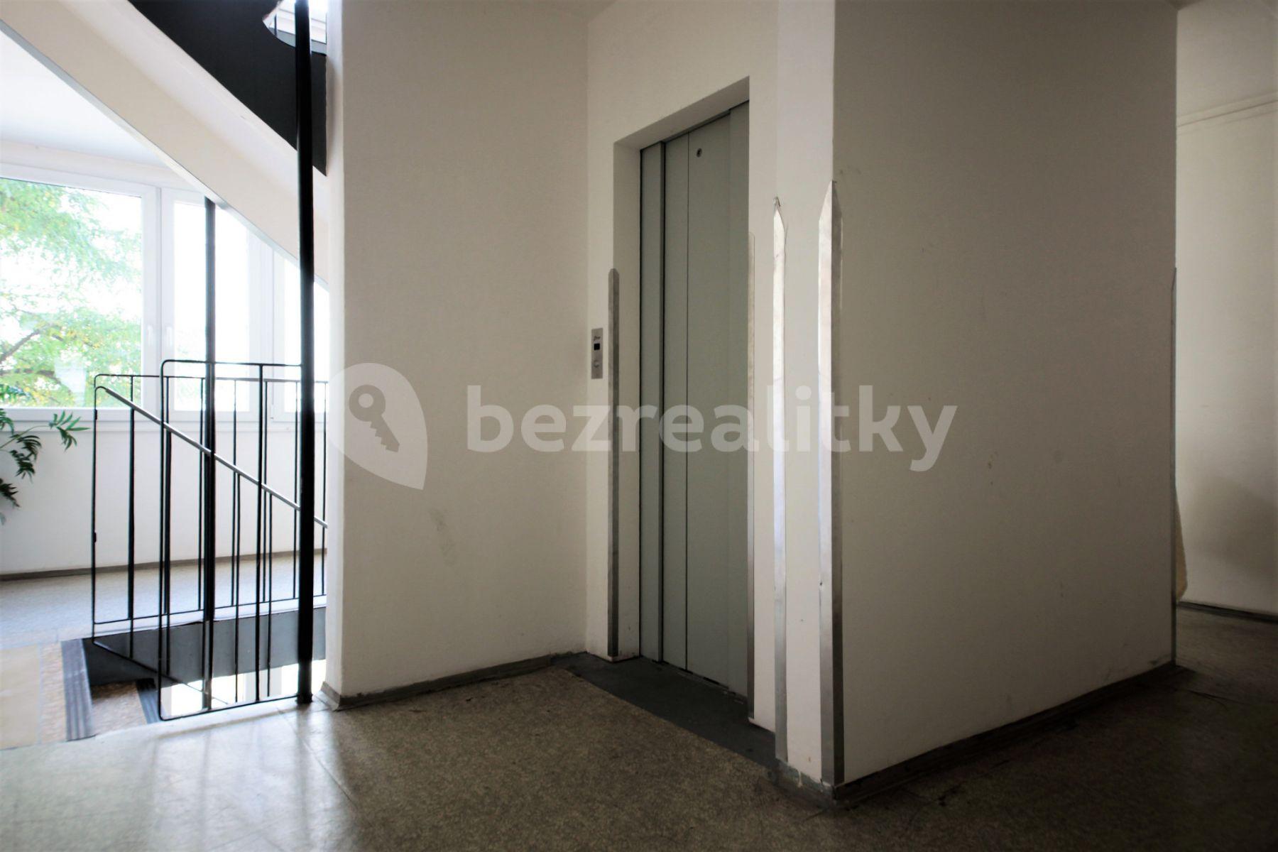 1 bedroom with open-plan kitchen flat to rent, 40 m², Rokycanova, Prague, Prague