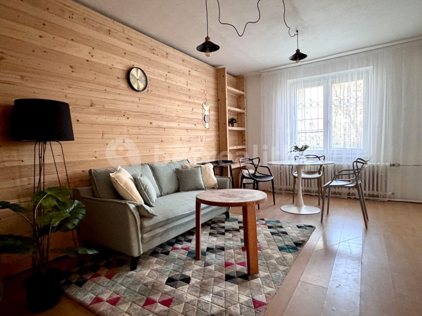 1 bedroom with open-plan kitchen flat to rent, 35 m², Na Okraji, Prague, Prague