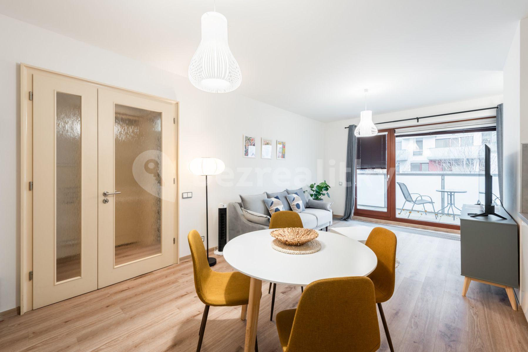 1 bedroom with open-plan kitchen flat to rent, 56 m², Rohanské nábřeží, Prague, Prague