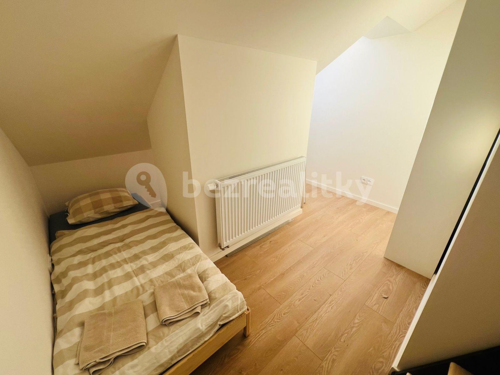 4 bedroom flat to rent, 114 m², Budějovická, Prague, Prague