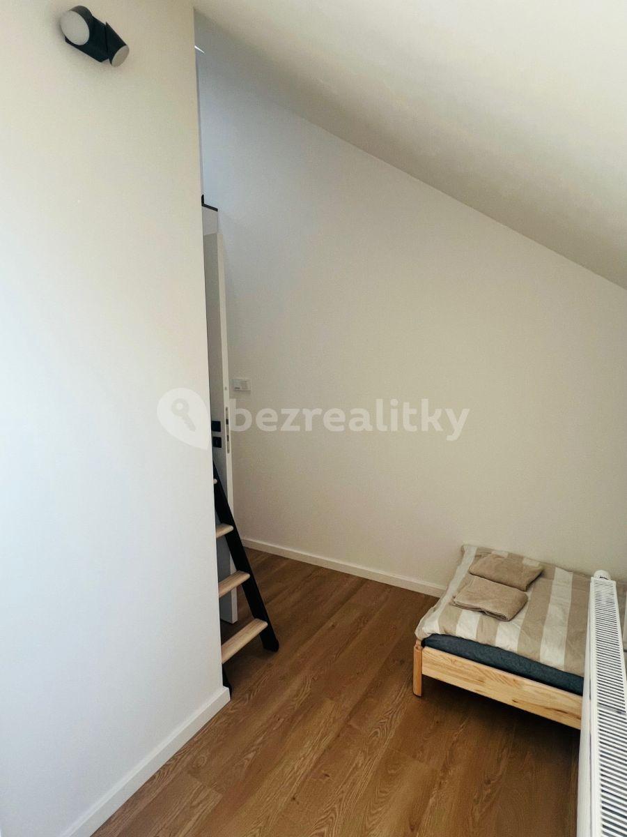 4 bedroom flat to rent, 114 m², Budějovická, Prague, Prague