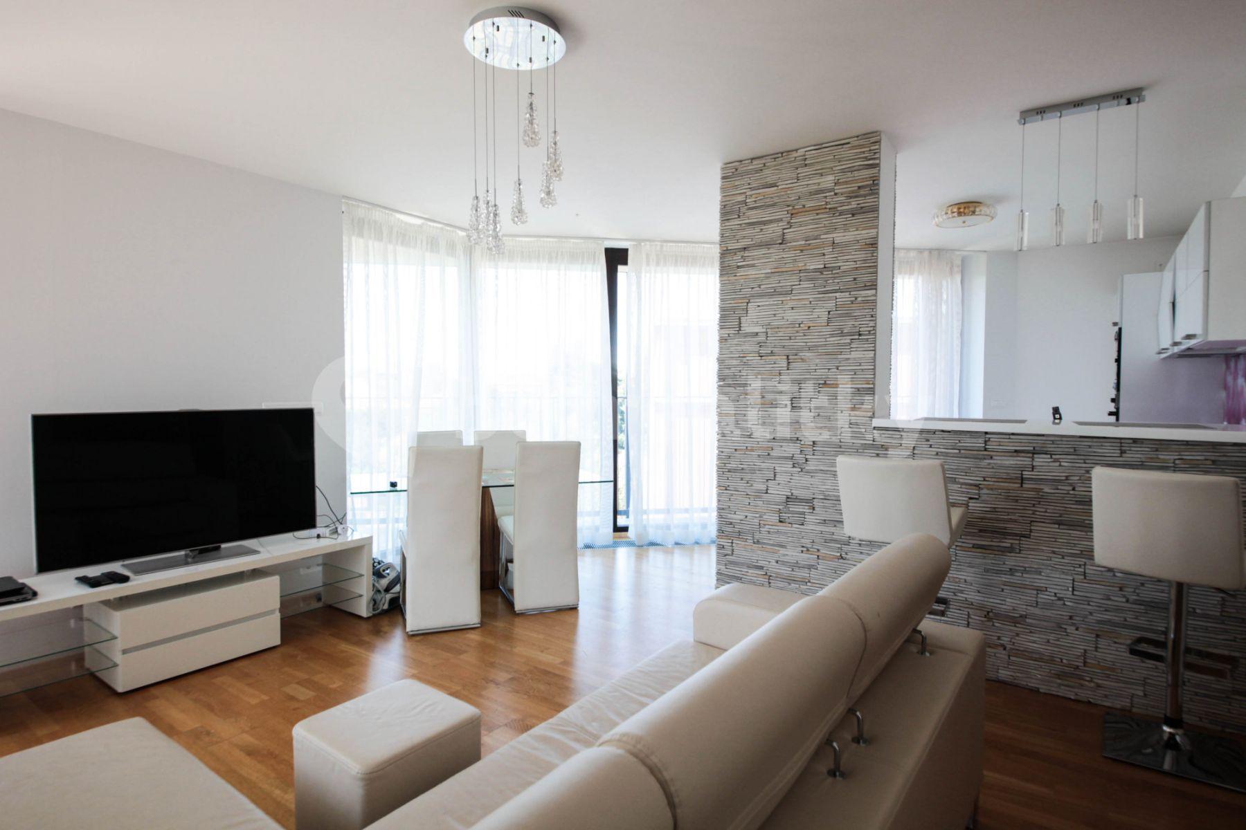 2 bedroom with open-plan kitchen flat to rent, 100 m², Ke Kapslovně, Prague, Prague