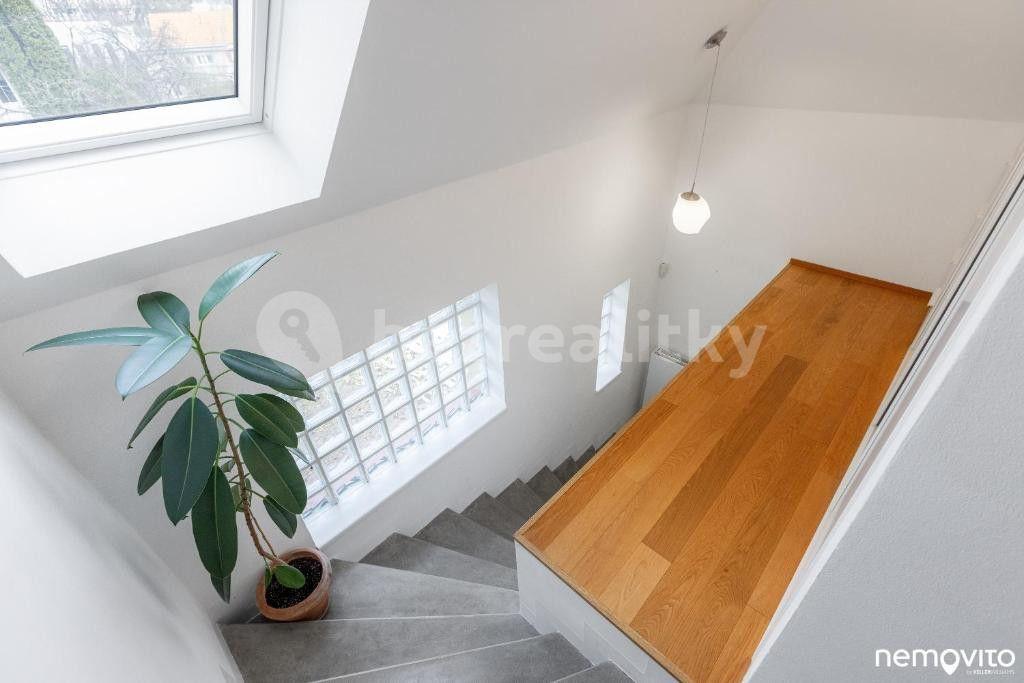 4 bedroom flat to rent, 140 m², U Hrušky, Prague, Prague