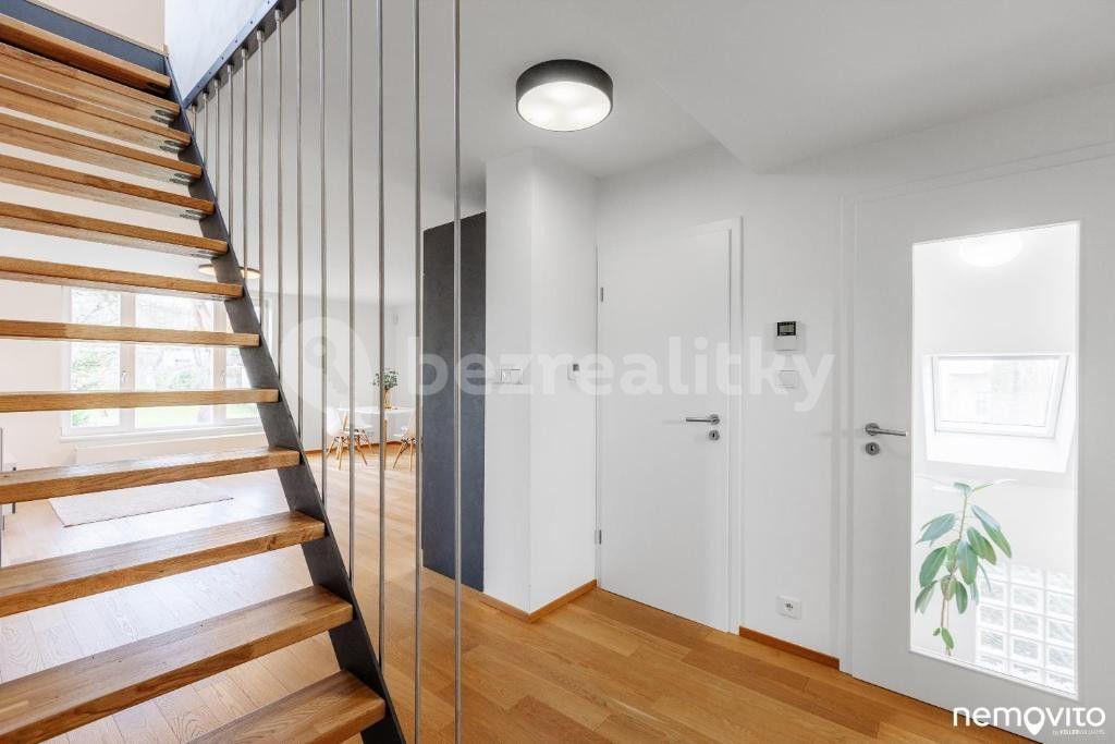 4 bedroom flat to rent, 140 m², U Hrušky, Prague, Prague