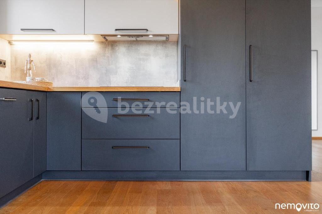 4 bedroom flat to rent, 140 m², U Hrušky, Prague, Prague